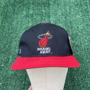 Vintage NWT Miami Heat NBA E Cap Snapback Hat Black Red Brim Logo Twill 90s